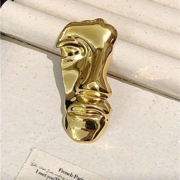 Zara Jewelry - Abstract Gold Brooch R139